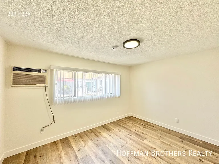 12631 Vanowen St #8 — Photo 10