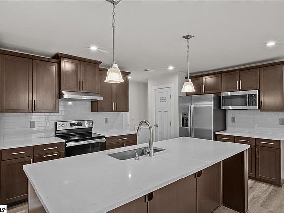 4th image of 173 Dunroyal Rd