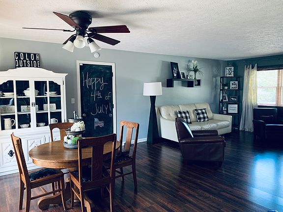2nd image of 207 Manor Heights Dr