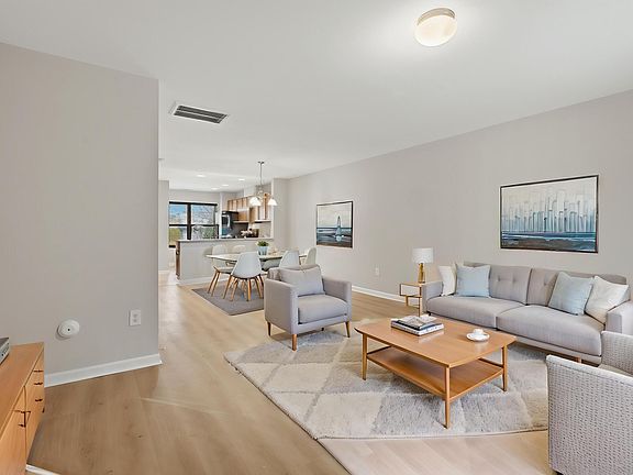 5th image of 2907 Berkeley Springs Pl