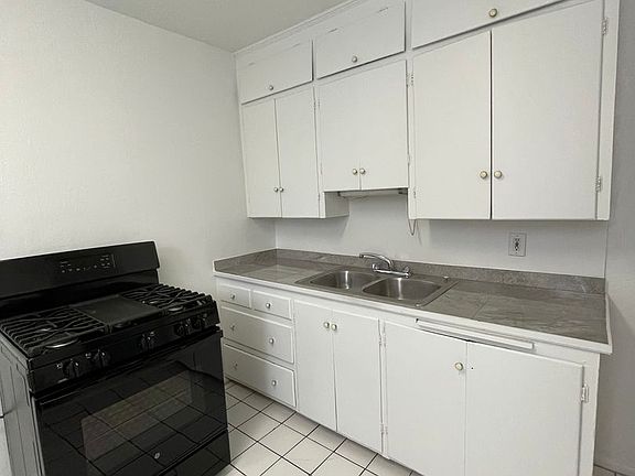 4th image of 815 E 1st Ave #817