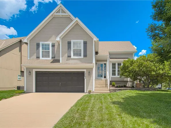 12485 S Pine St, Olathe, KS 66061