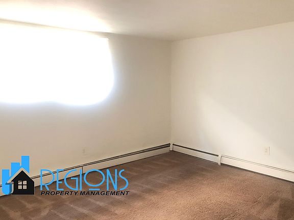 5th image of 822 E Washington St #1N