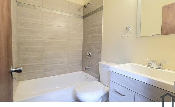 5th image of 1633 S Homan Ave #3F