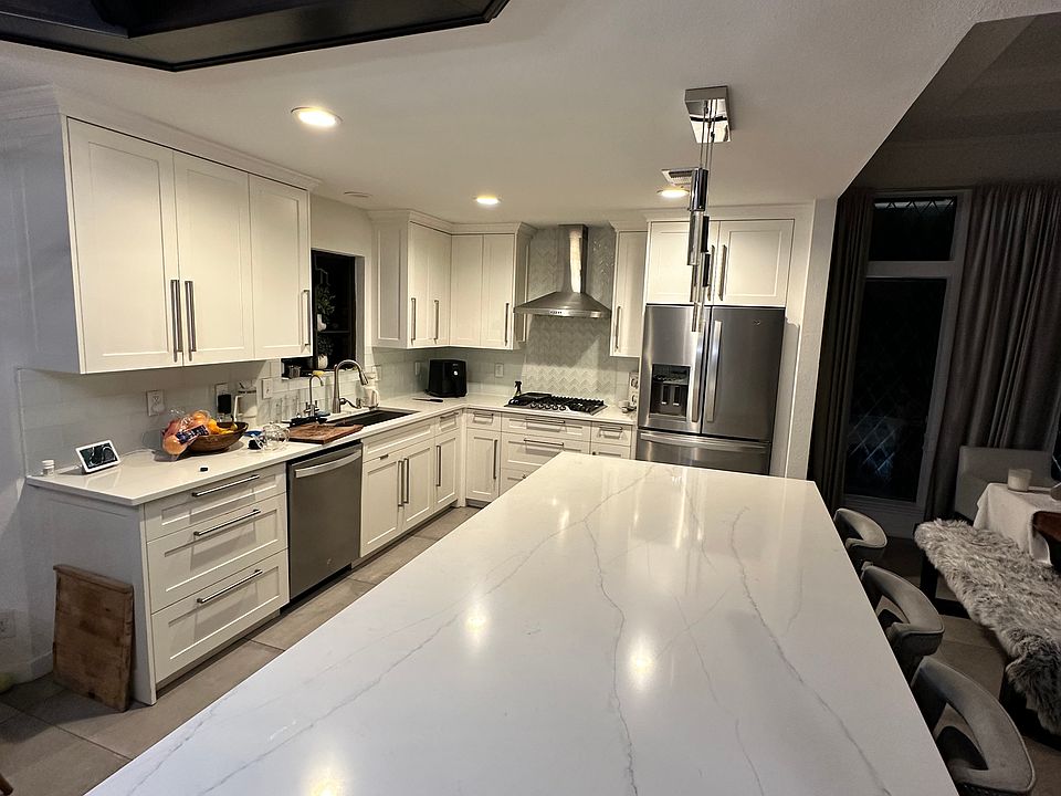 1st image of 2832 Gainesborough Dr