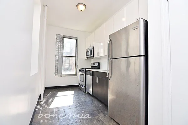 Rented by Bohemia Realty Group | media 8