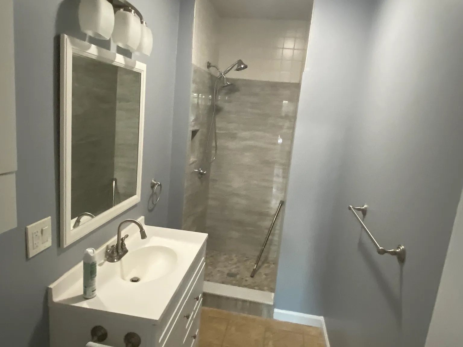 2 bed, 1100 sqft, $1,700 — Photo 2