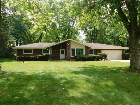S69W22085 Sonoma WAY, Big Bend, WI 53103