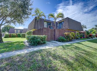 3883 August Dr, Lake Worth, FL 33461