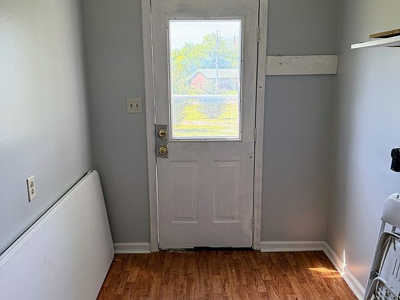 5th image of 205 Walnut Crest Dr