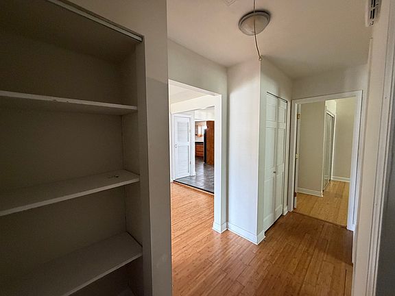 5th image of 10801 Oak Ave