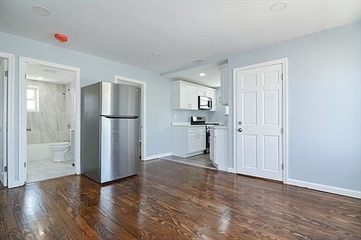 3rd image of 517 Palmer St #3