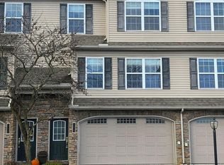 112 Old Schoolhouse Ln, Mechanicsburg, PA 17055