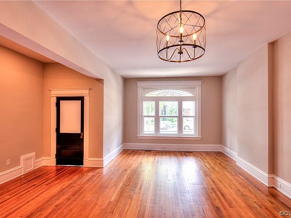 2nd image of 1915 Grove Ave #1