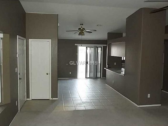 4th image of 3853 Rolling Cloud Dr
