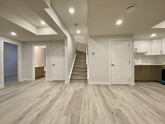 3rd image of 86 Edgefield Way #86