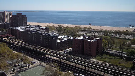 Sold by Thomas Lipovetsky, LREB