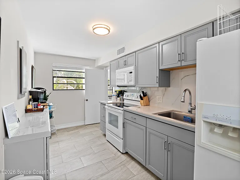 1630 S Atlantic Ave #3 — Photo 8