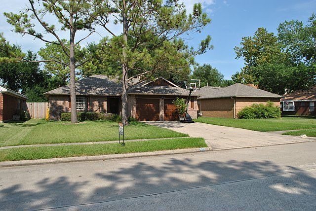 1st image of 416 Deer Fern Dr