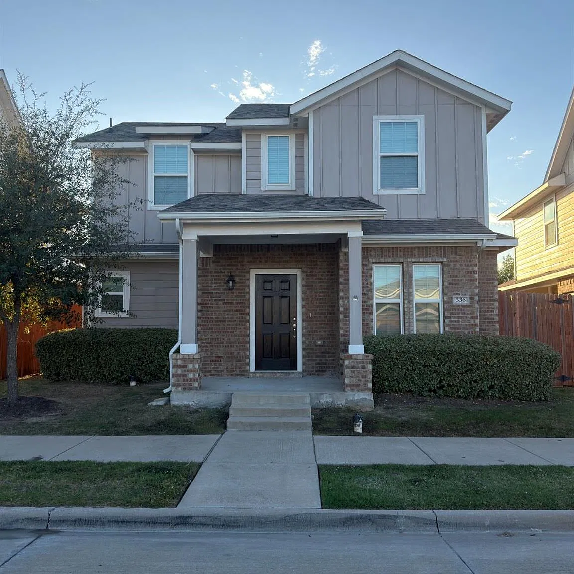 4 bed, 2.5 bath, 1925 sqft, $2,099 — Photo 1