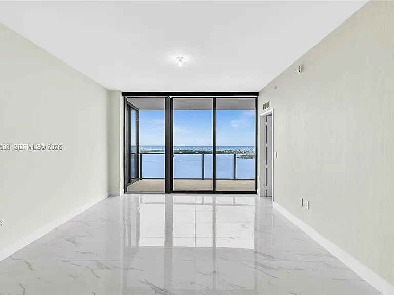 700 NE 24th St #5404 — Photo 10