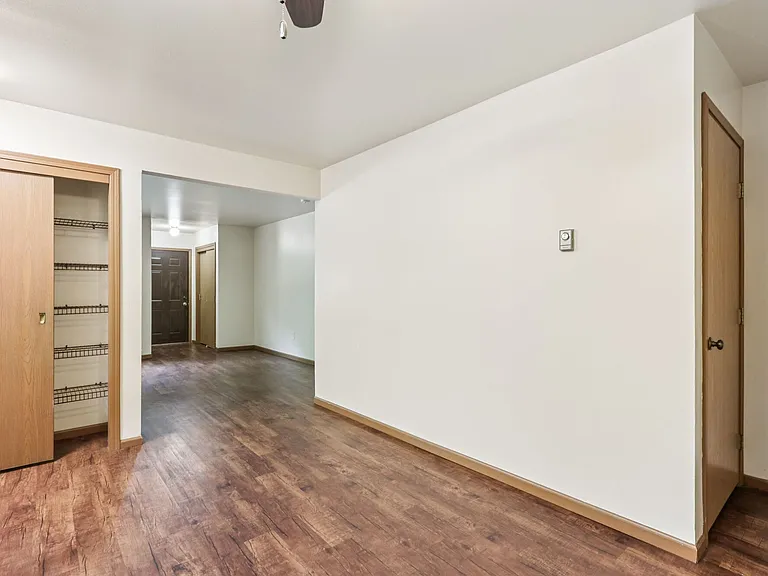 Woodfield Heights Apartments — Photo 88