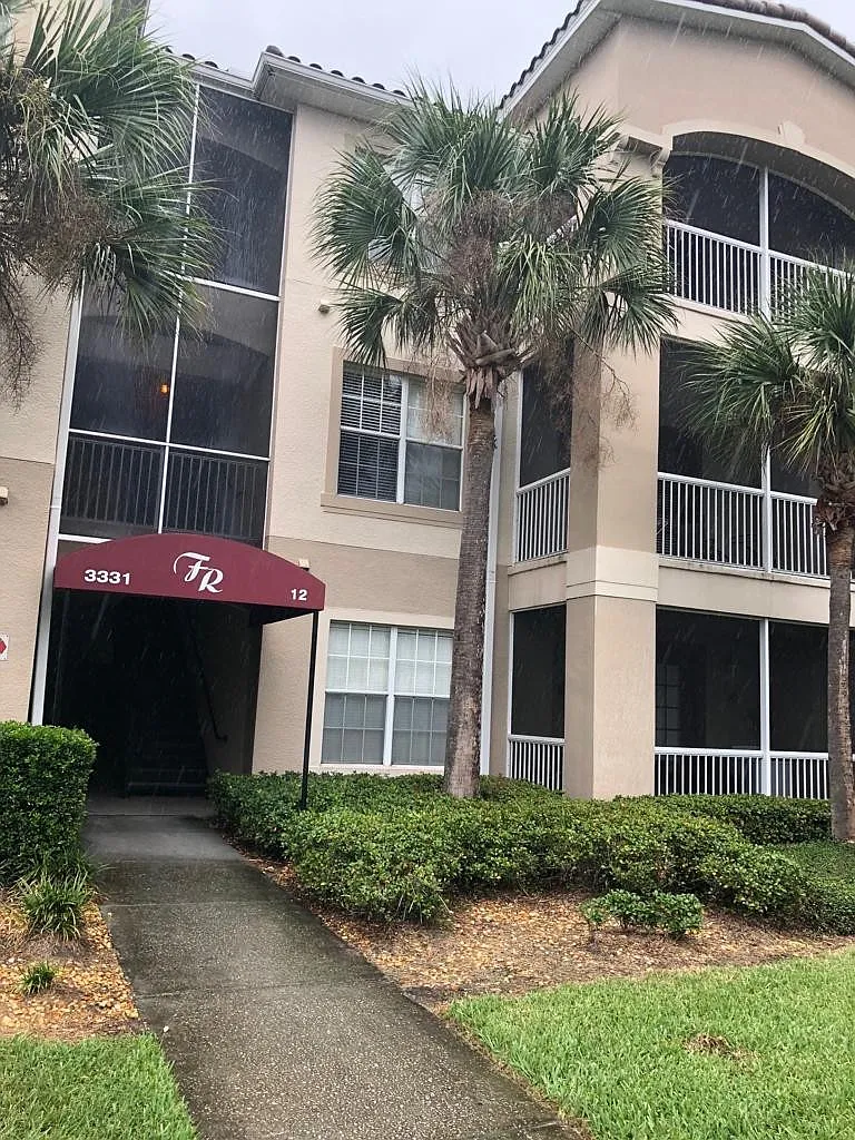 3 Beds 2 Baths Condo - Available Mid May 2026 — Photo 1