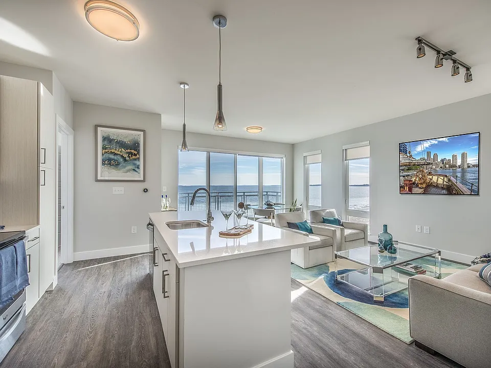 Beach House Apartments