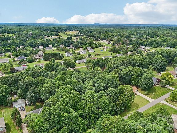 4th image of 258 Rumple Hill Dr