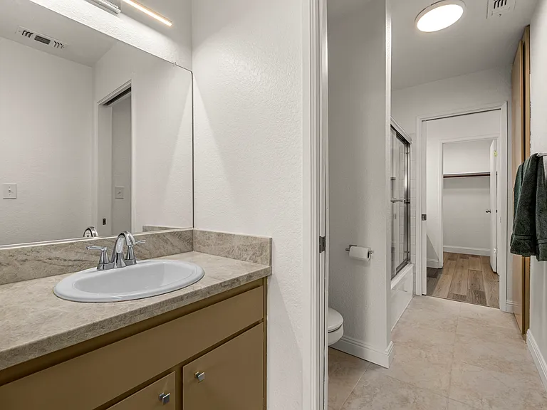 5607 Walnut Ave #9 — Photo 28