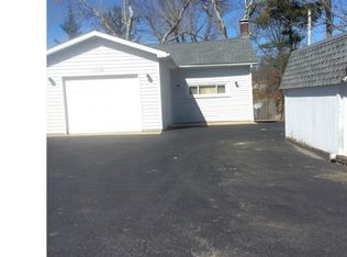 11190 Diehl Lake Dr, Berlin Center, OH 44401