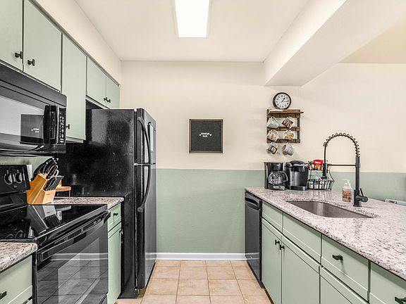 5th image of 180 Lake Club Drive Apt 6