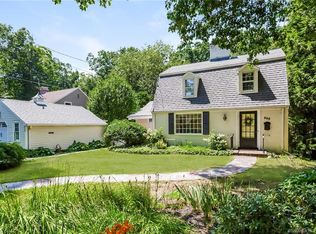 359 Ridgewood Rd, West Hartford, CT 06107