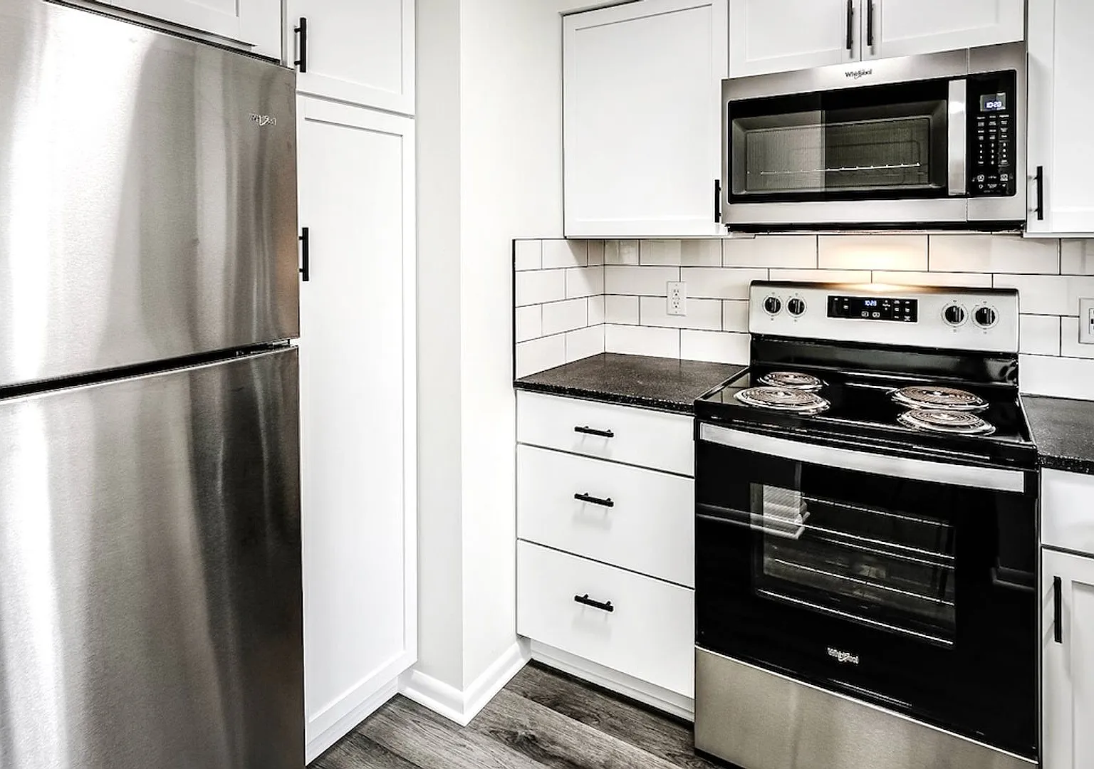 Amazing 1-Bed and 1-Bath Apartment in Dundee! — Photo 1