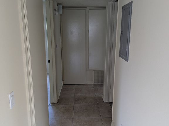 5th image of 537 N Kenwood St