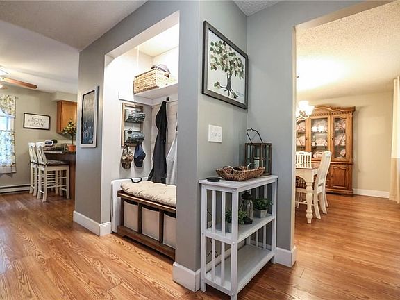 4th image of 7 Valley View Cir