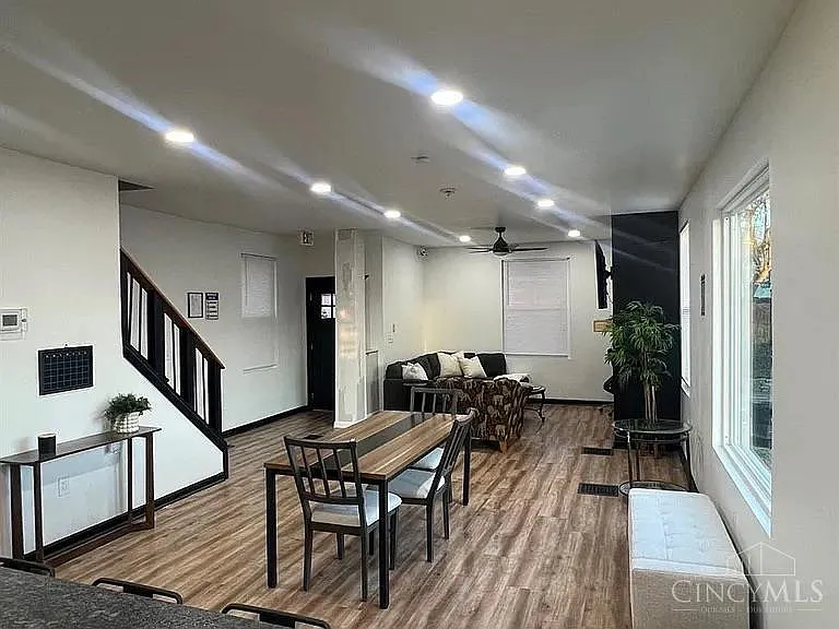 3113 Harvard Ave — Photo 2