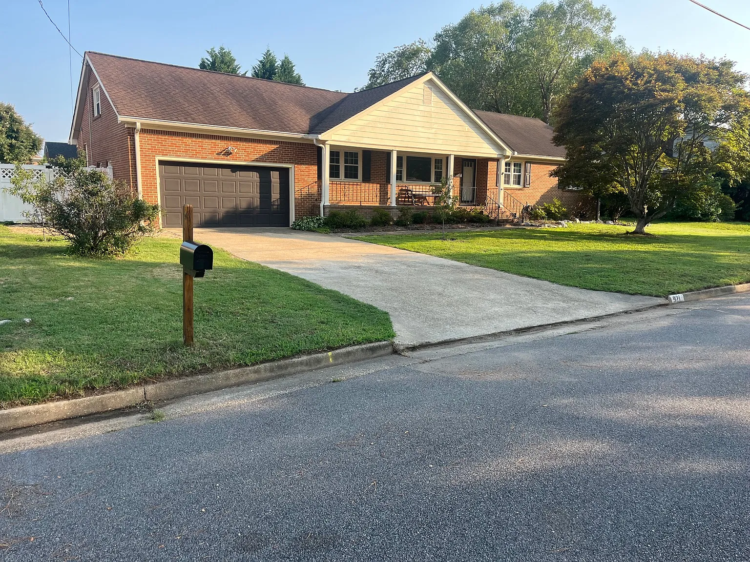 4 bed, 2292 sqft, $3,400 — Photo 1
