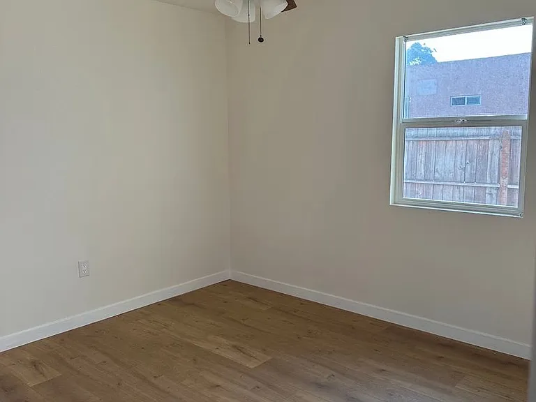 130 Surfside Dr — Photo 27