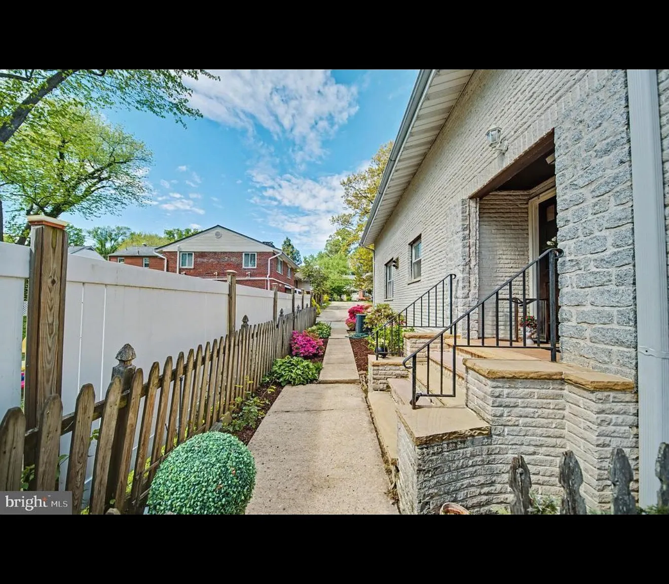 4 bed, 3.5 bath, 3200 sqft, $5,800 — Photo 4