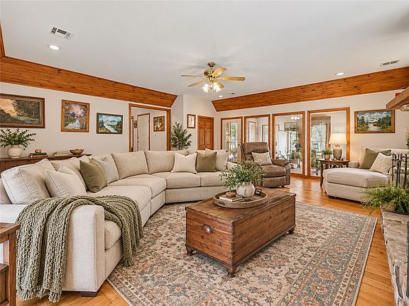 3rd image of 13364 Ventris Rd