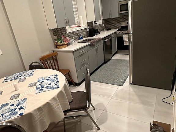 3rd image of 4414 N Clark St Unit 1