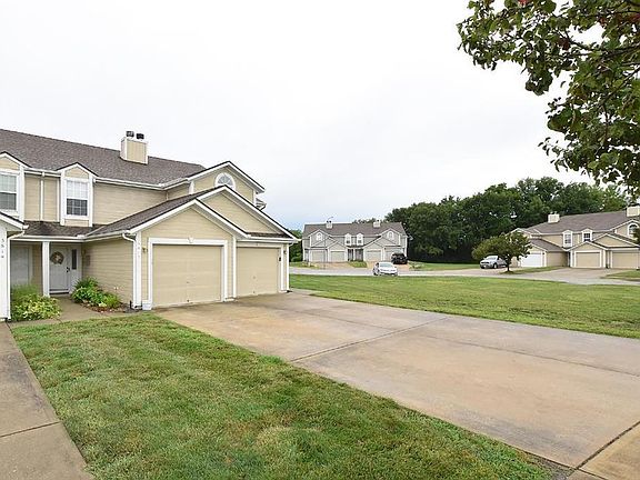 3rd image of 5812 NW Plantation Ln