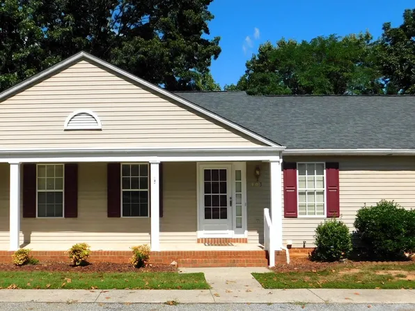 403 Royal Garden Ct, Madison Heights, VA 24572