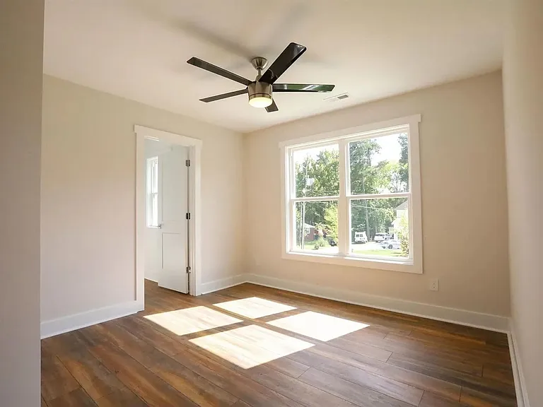 1907 Edgerton Dr — Photo 16