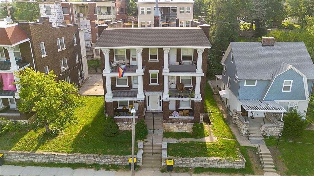 305 Bellefontaine Ave, Kansas City, MO 64124 MLS 2451632 Zillow