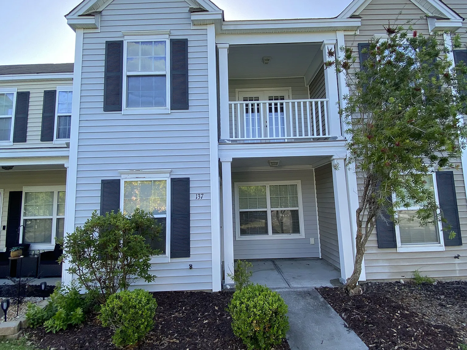2 bed, 2.5 bath, 1338 sqft, $1,800 — Photo 2