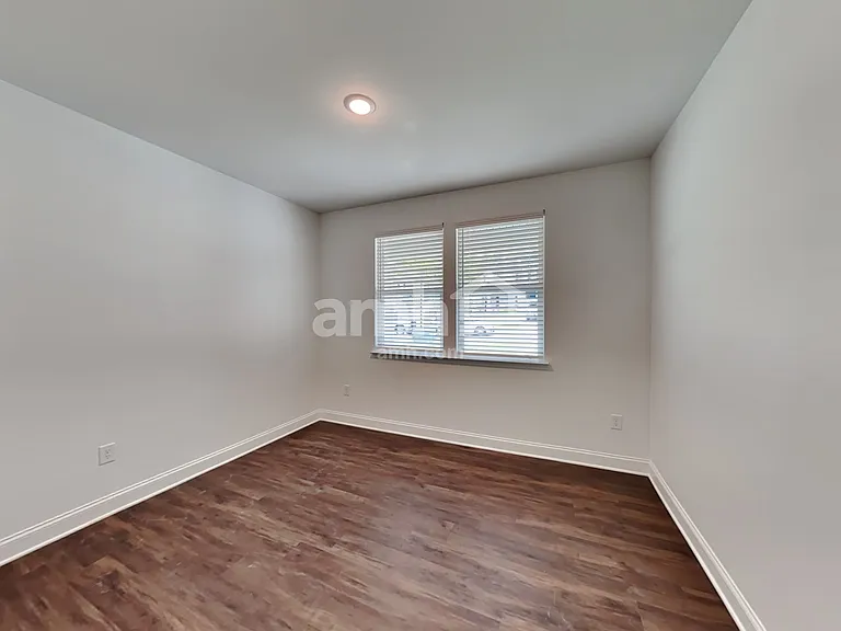 5233 Blue Mountain Dr — Photo 20