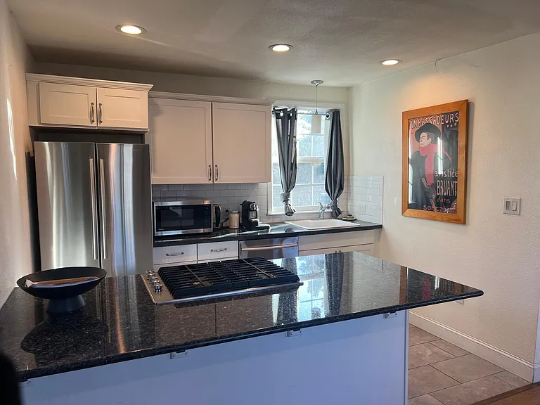 1140 Tuolumne St #2 — Photo 3