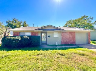 1909 73rd St, Lubbock, TX 79423